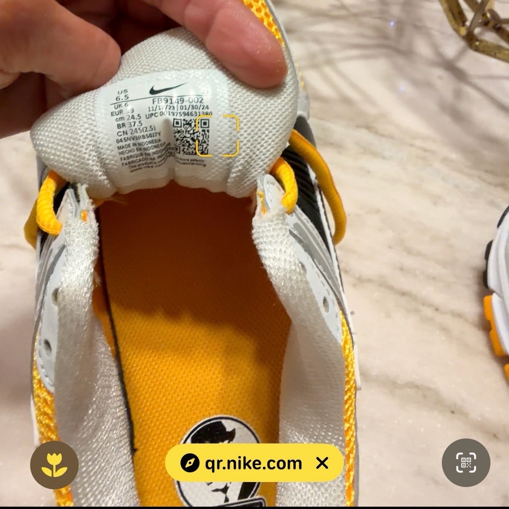 Nike Zoom Vomero 5 - Picture 9 of 15